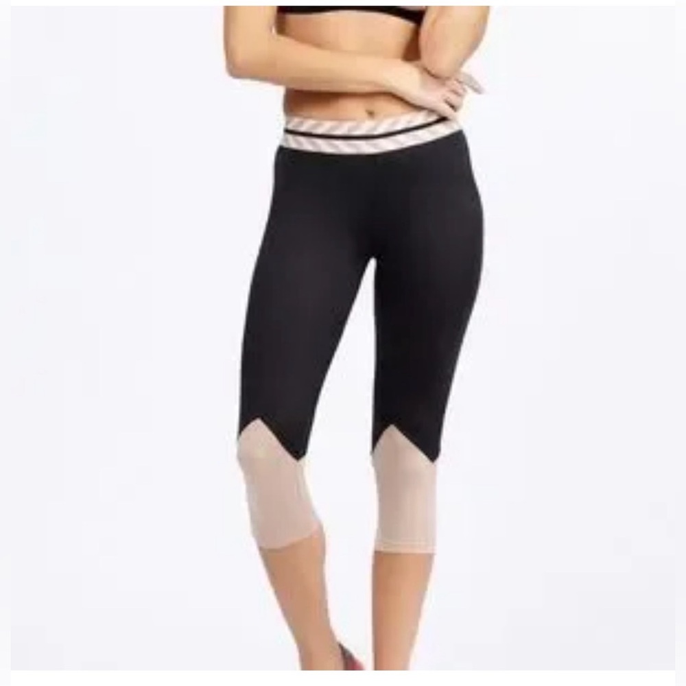 Olympia Activewear Colorblock Capri Leggings Yoga Athleisure Workout Pants S